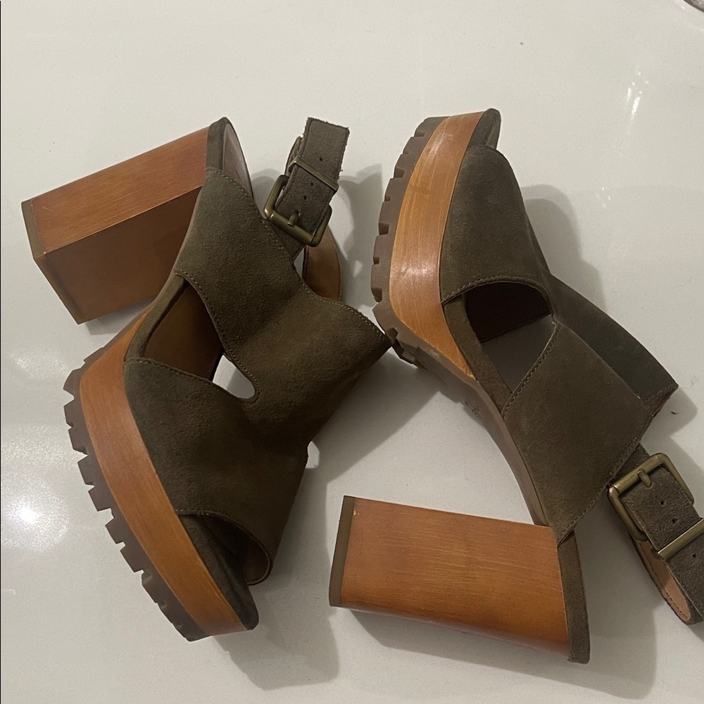 CROWN VINTAGE Olive Green Suede
Platform Chunky block Heel Ankle Straps Sz  7.5